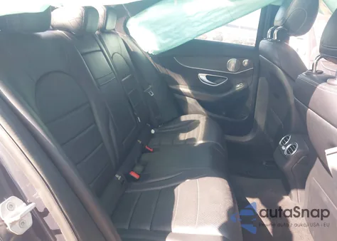 2016 Mercedes-Benz C 300 Sport z USA, uszkodzony, nr VIN 55SWF4JB9GU098293